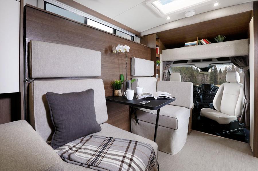 Интерьер Leisure Travel Vans Wonder 2016 года  (фото 5 из 12)